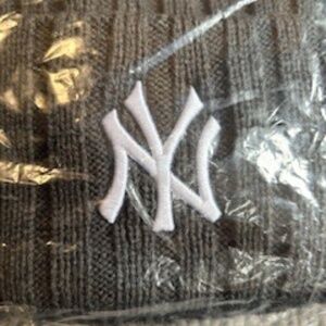 *HOST PICK* New York Yankees Haymaker Beanie *NEW*
